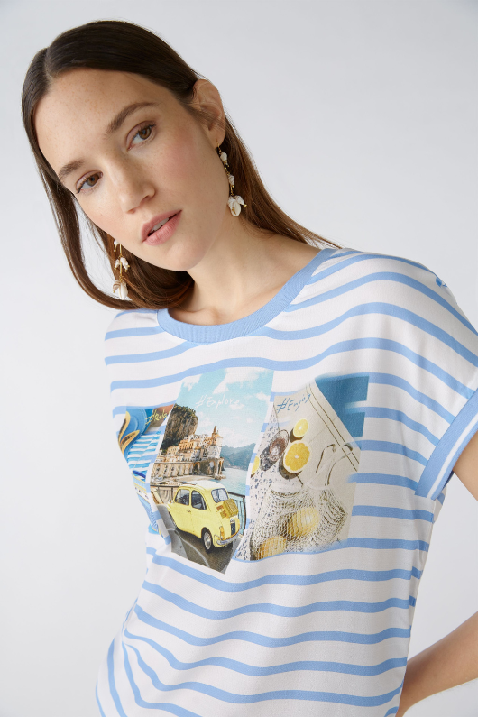 Oui Stripe & Image T-Shirt. A causal fit T-shirt with short sleeves, round neckline, blue/white striped pattern, and motif of the front.