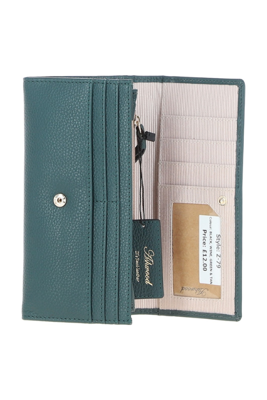 An image of the Leather Purse by Ashwood Leather in colour green.