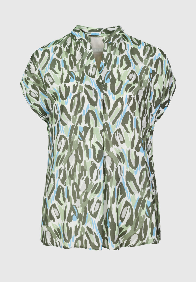 Bianca V-Neck Cap Sleeve Alin Top. A regular fit shirt with short sleeves and green animal print.