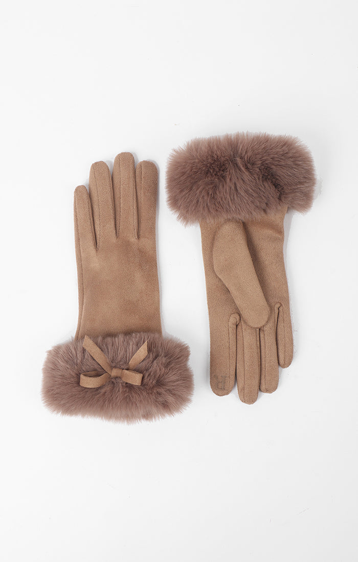 An image of the Pia Rossini Women's Gloves in the colour Camel.