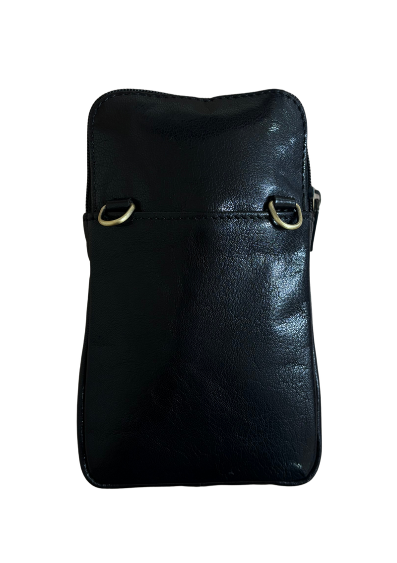 An image of the Nova Leathers Leather Simple Phone Case