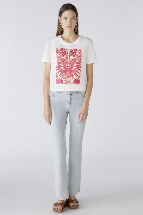 Oui Tropic T-Shirt. A regular fit with short sleeves, round neckline, and pink graphic print.