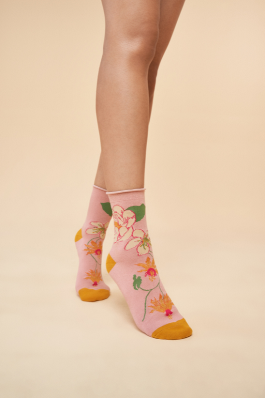 Powder Ankle Socks in tropical flora petal design