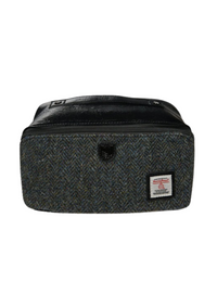 An image of the Islander Washbag