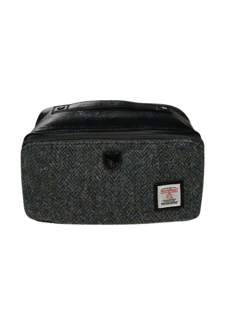 An image of the Islander Washbag