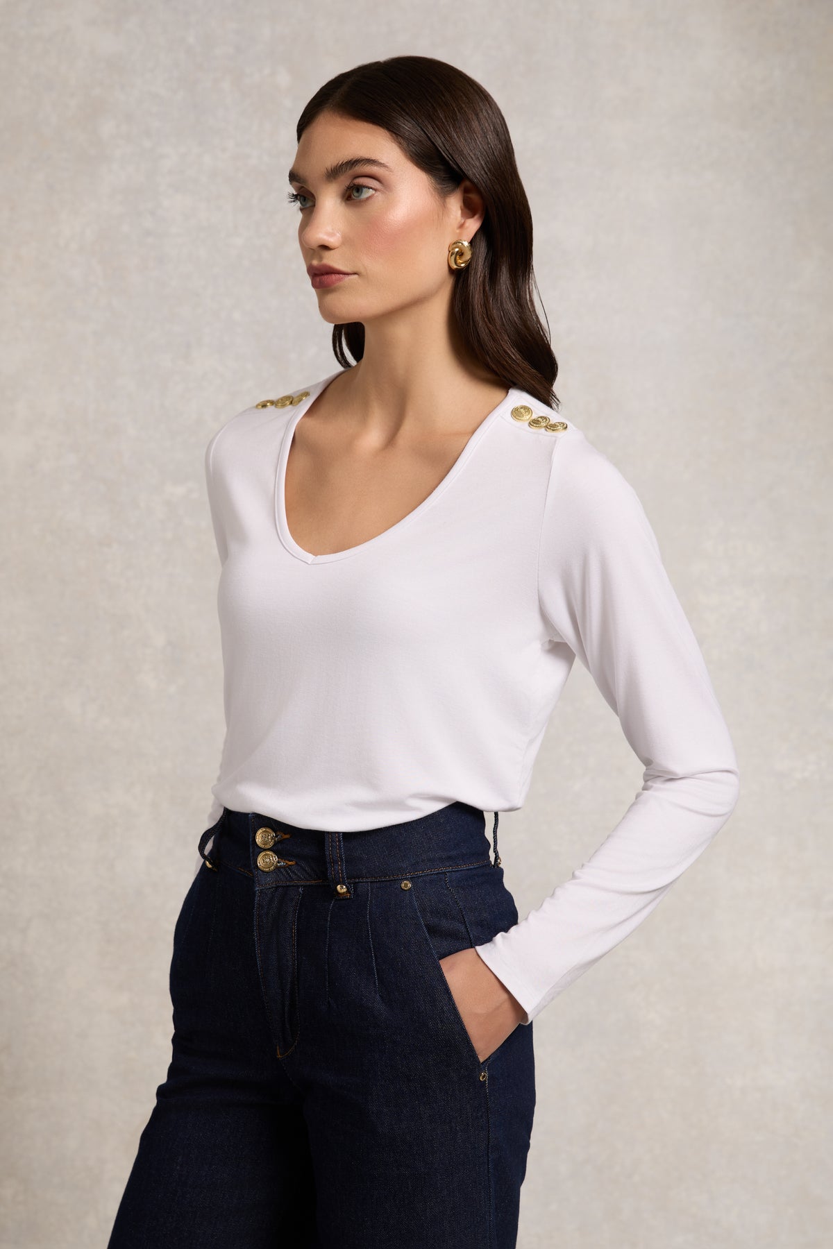 An image of the Holland Cooper Long Sleeve V-Neck Tee