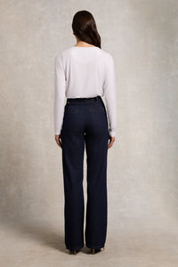 An image of the Holland Cooper Long Sleeve V-Neck Tee