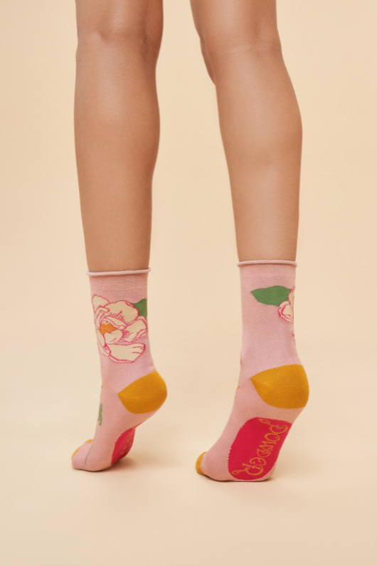 Powder Ankle Socks in tropical flora petal design