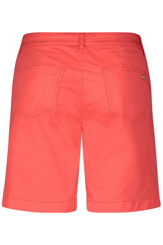 An image of the Betty Barclay Casual Shorts in the colour Cayenne.