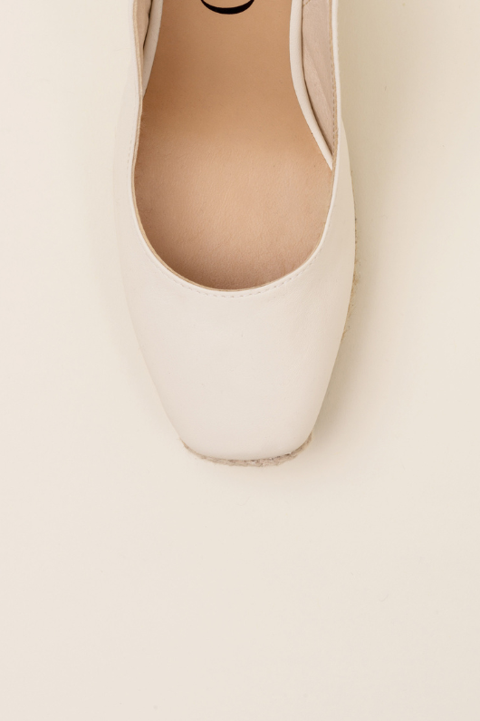 An image of the Gaimo Teyma Wedge Slingback