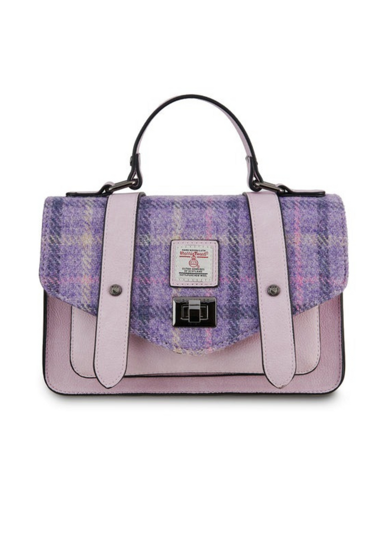 An image of the Islander The Medium Satchel
