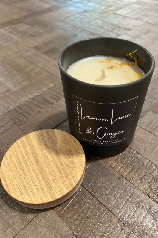An image of the Hollie Tree Luxury Botanical Candle