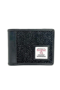 An image of the Maccessori Trifold Wallet