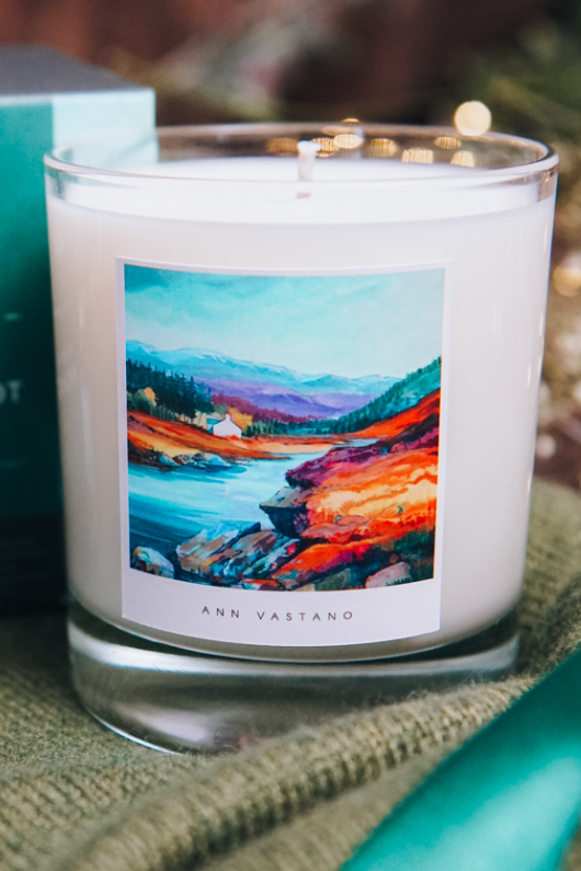 An image of the Cairn Candle Scottish Art Candle