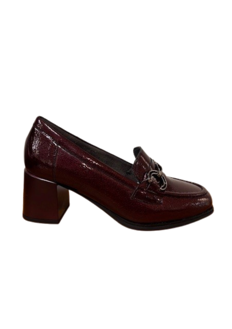 An image of the Pitillos Leather Buckle Heeled Court Shoe