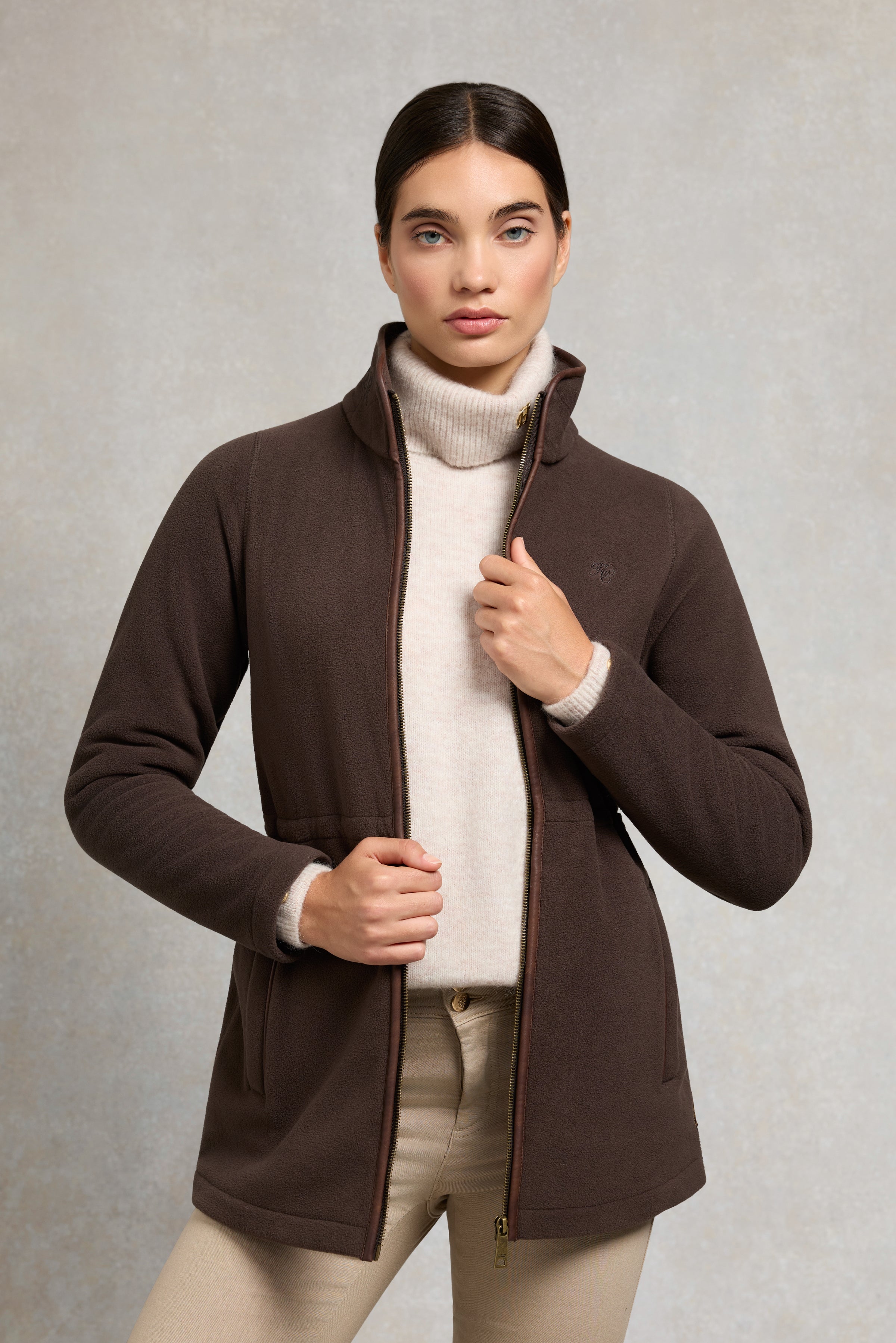 An image of the Holland Cooper Country Longline Fleece