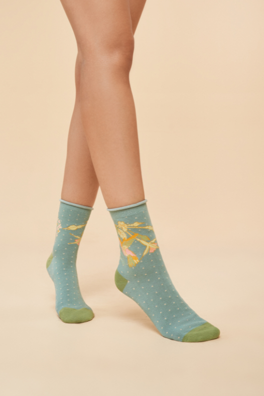 Powder Ankle Socks in Hummingbird print