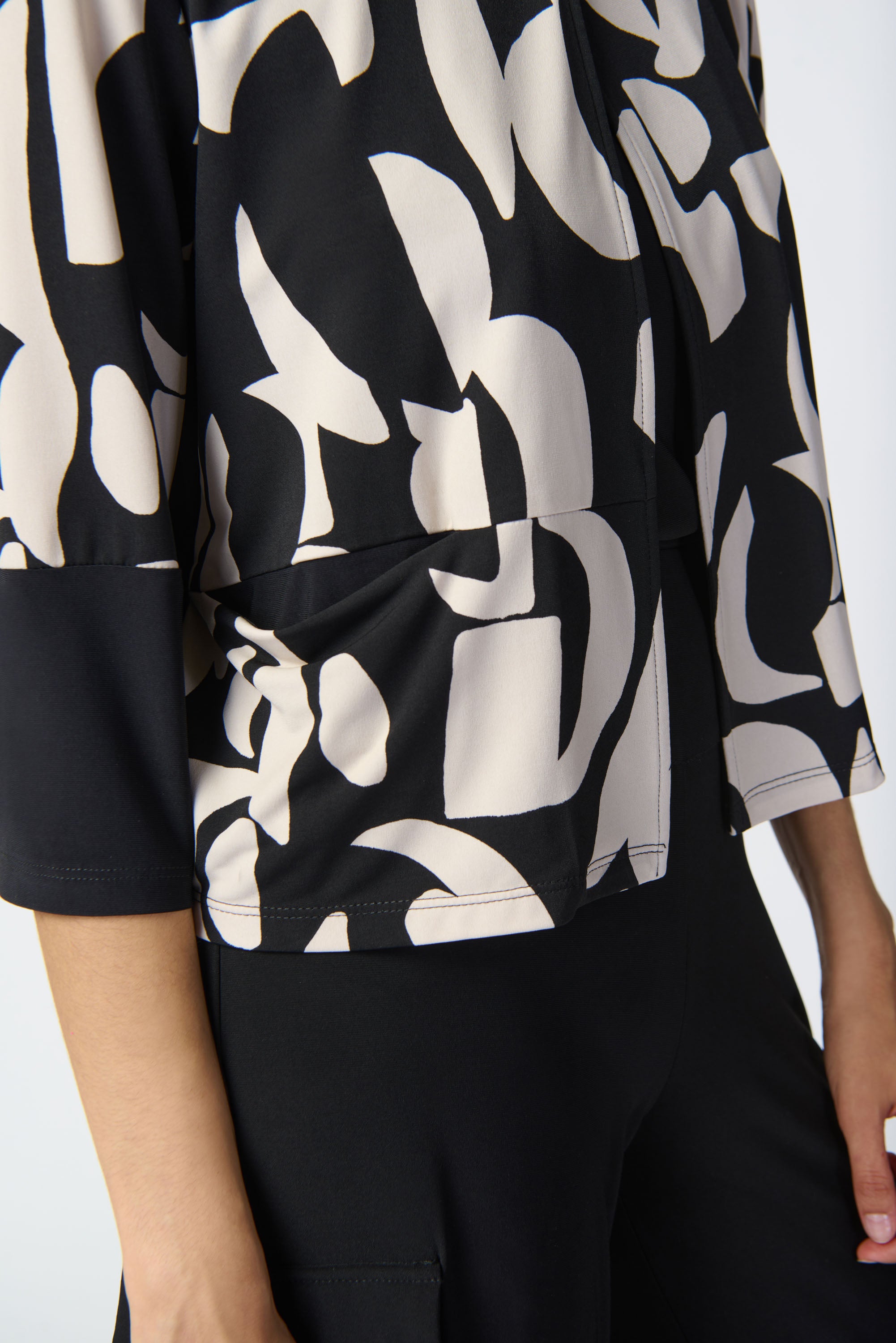 An image of the Joseph Ribkoff Short Jacket
