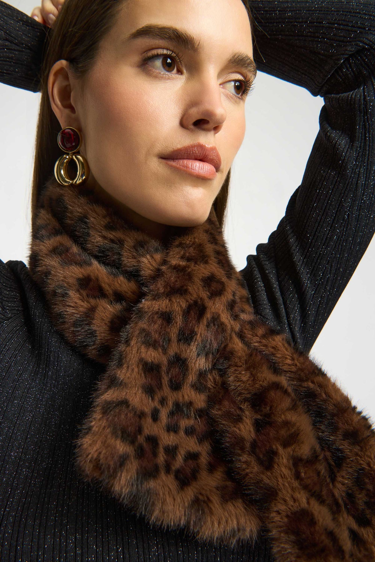 An image of the Joseph Ribkoff Scarf
