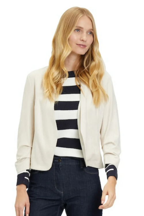 An image of the Betty Barclay Blazer