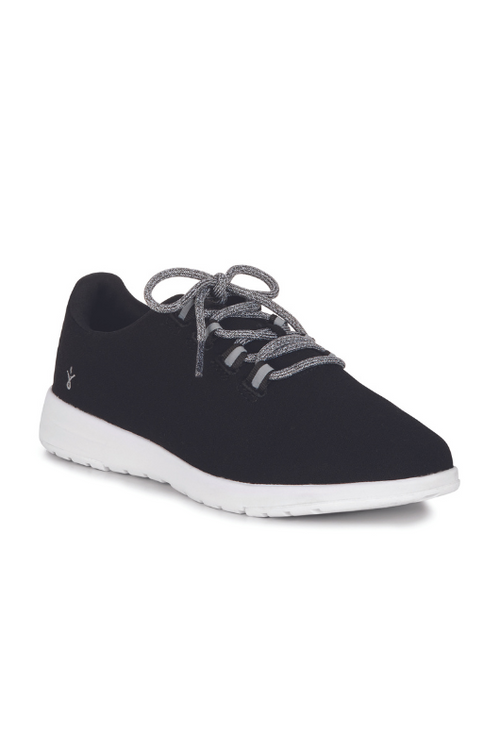 Emu Barkly Wool Trainer. A pair of lightweight trainers with anatomical support, made from wool in the colour navy, with a white sole.