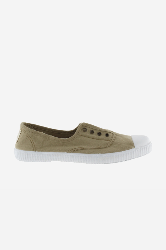 An image of the Victoria 1915 Inglesa Plimsole
