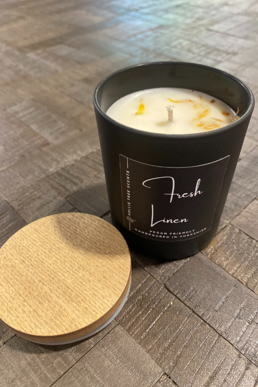 An image of the Hollie Tree Luxury Botanical Candle
