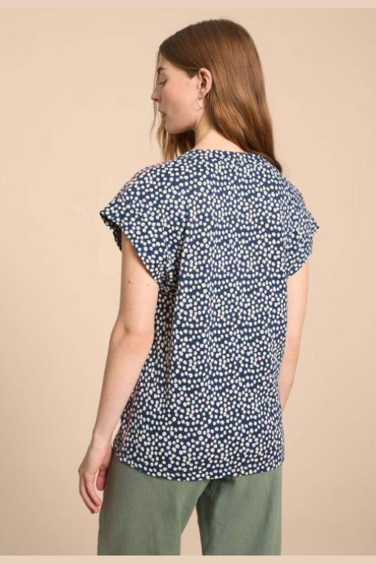 An image of the White Stuff Ivy Linen V-Neck Tee