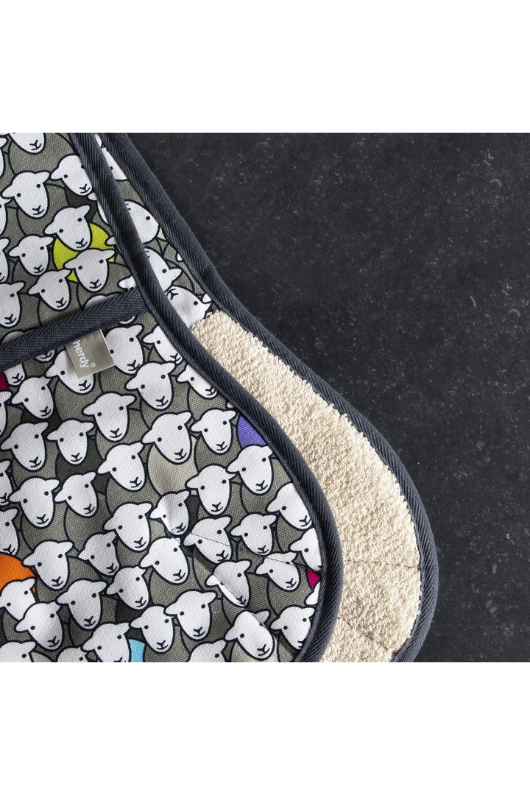 An image of the The Herdy Company Oven Gloves