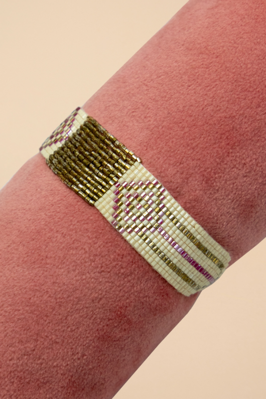An image of the Powder Beaded Bracelet Medium