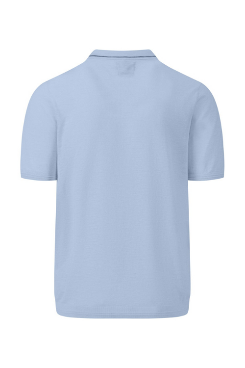 Fynch-Hatton Knitted Polo. A casual fit, men's polo with a three-button placket, ribbed cuffs, and a light blue cotton & linen blend finish.