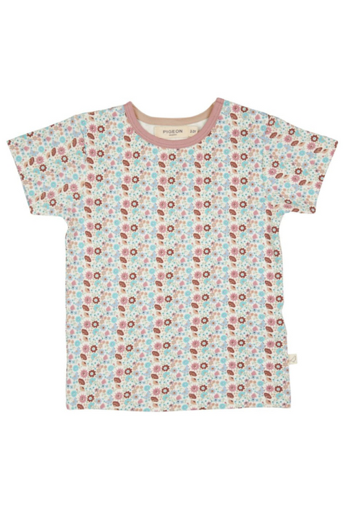 Pigeon Organics Short Sleeve T-Shirt. A short sleeve T-shirt with round neckline, shoulder poppers (up to 3-4y), and pink and blue floral print.