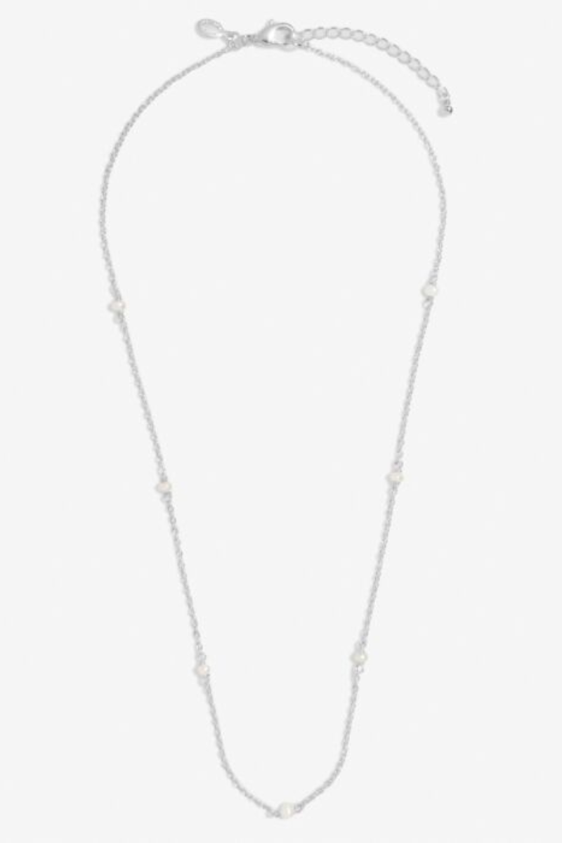 An image of the Joma Jewellery Style Stories Pearl Necklace