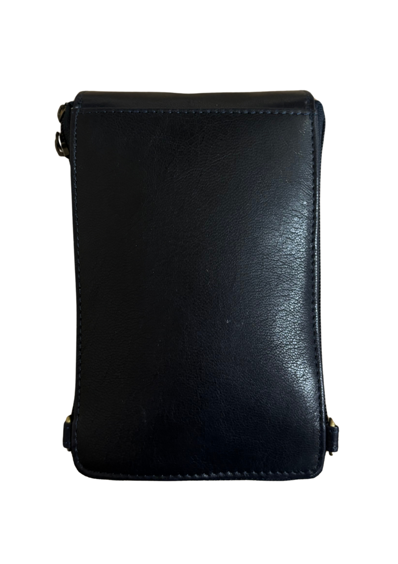 An image of the Nova Leathers Phone Bag