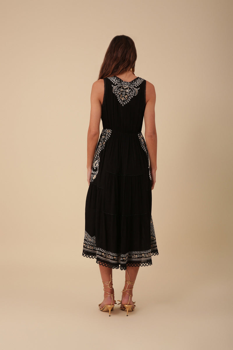 Sleeveless Embroidery Dress