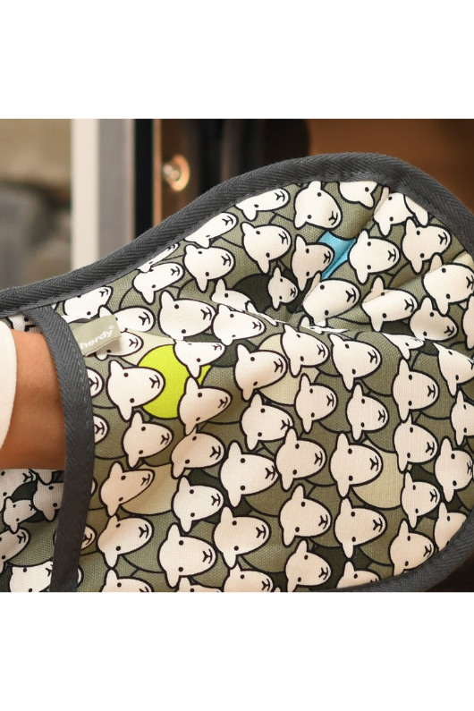 An image of the The Herdy Company Oven Gloves