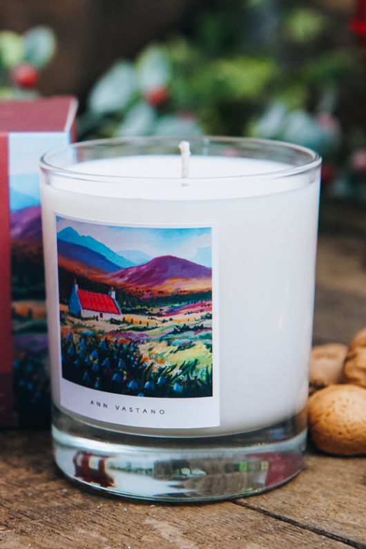 An image of the Cairn Candle Scottish Art Candle