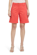 An image of a model wearing the Betty Barclay Casual Shorts in the colour Cayenne.