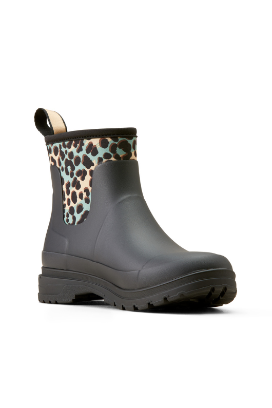 An image of the Ariat Kelmarsh Shortie Rubber Boot in the colour Black/Leopard Camo.