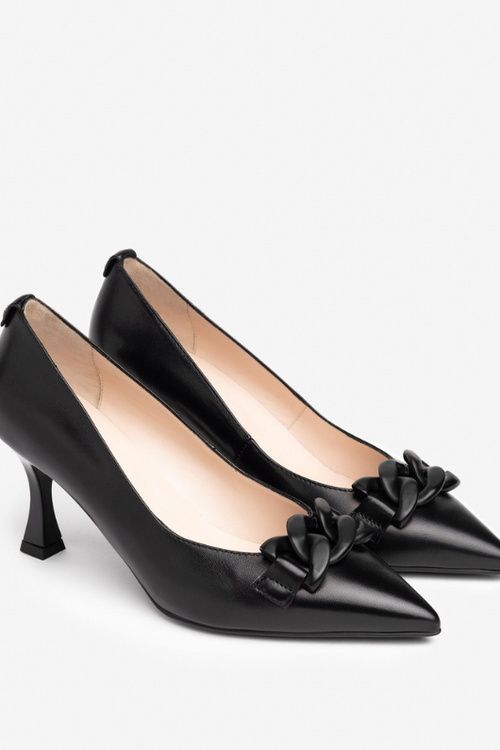 An image of the Nero Giardini Leather Chain Detail Court Shoe