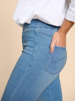 An image of the White Stuff Janey Jegging