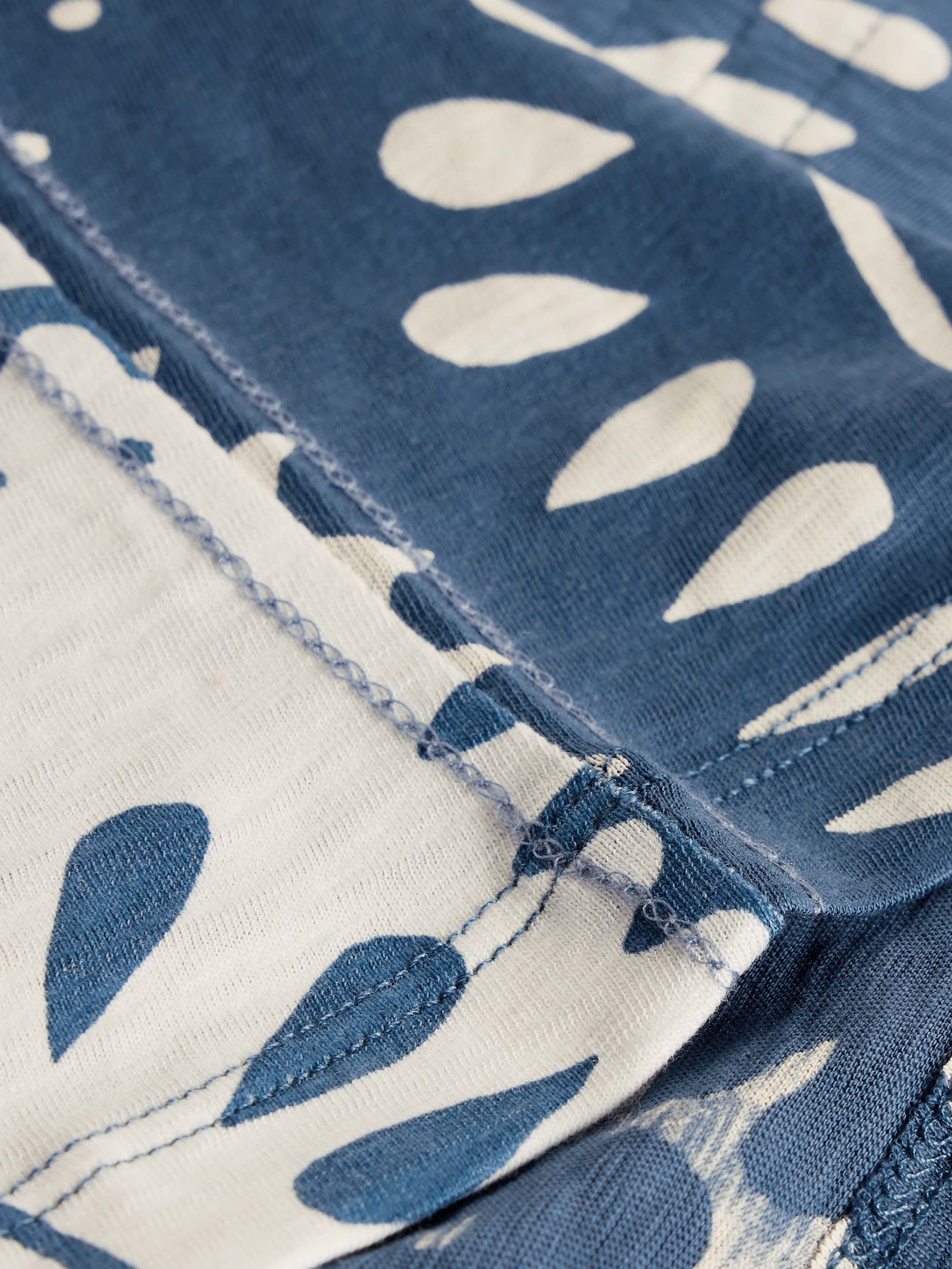 An image of the White Stuff Nelly Notch Neck Tee