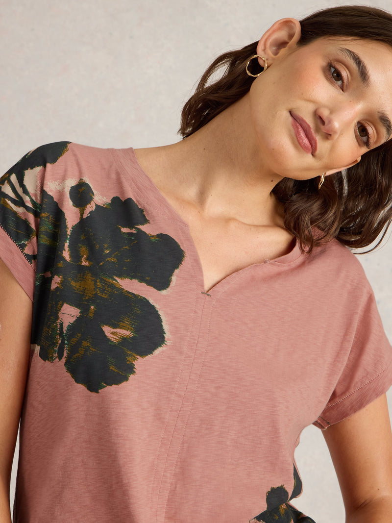 An image of the White Stuff Nelly Notch Neck Tee