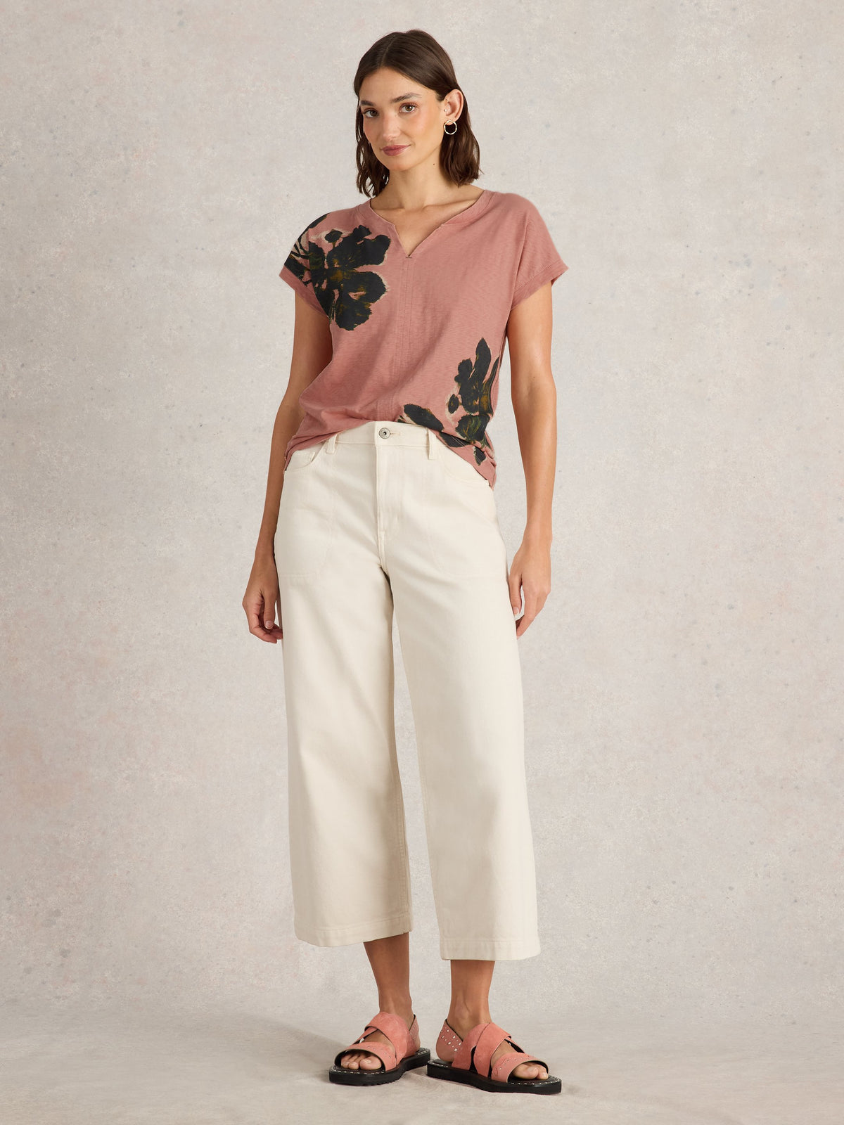 An image of the White Stuff Nelly Notch Neck Tee