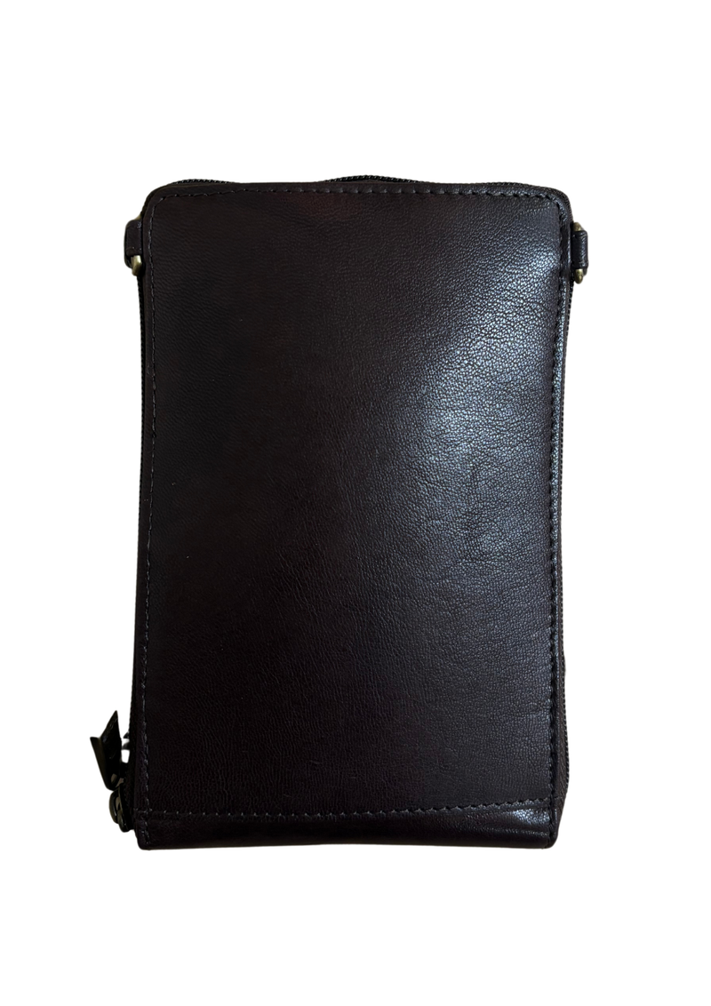 An image of the Nova Leathers Phone Bag