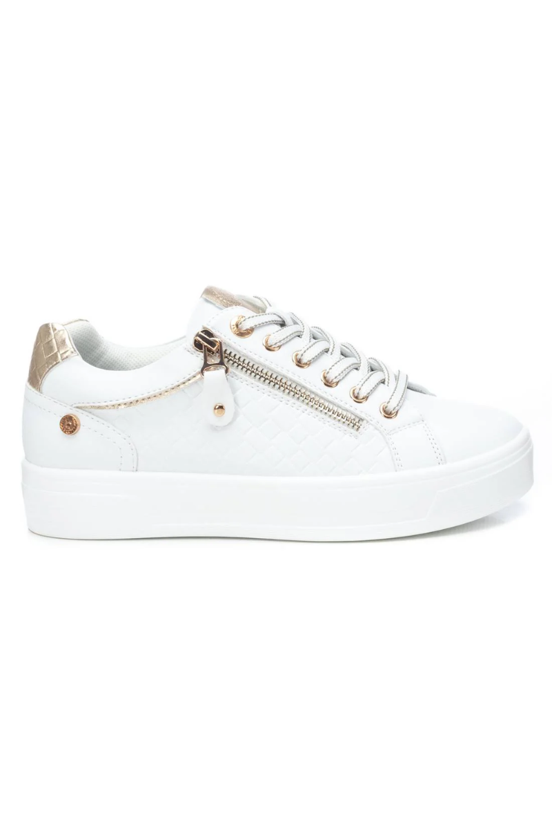 An image of the Xti Zip Trainers