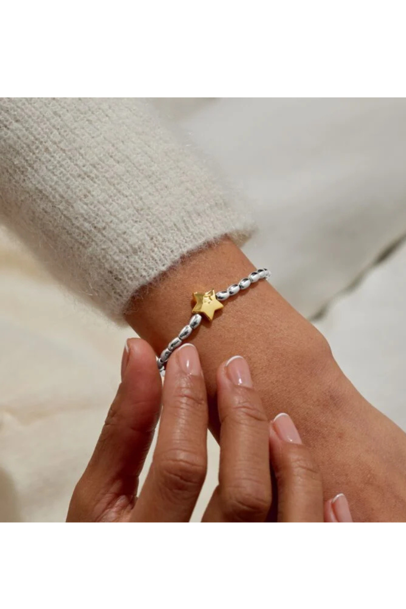 An image of the Joma Jewellery Christmas Wish 'Merry Christmas' Bracelet