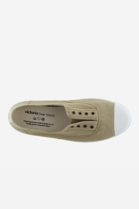 An image of the Victoria 1915 Inglesa Plimsole