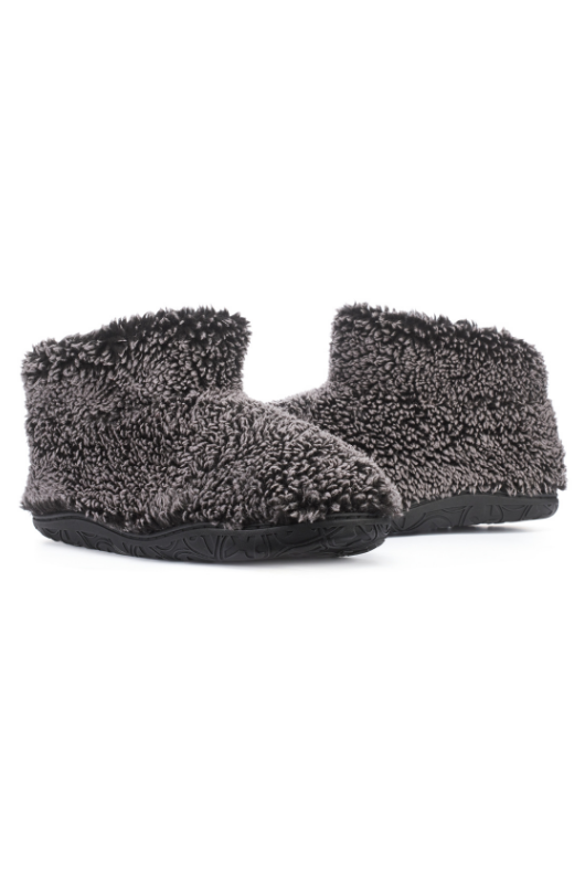 An image of the Bedroom Athletics Leonardo Shorter Length Snow Tipped Sherpa Slipper Boots