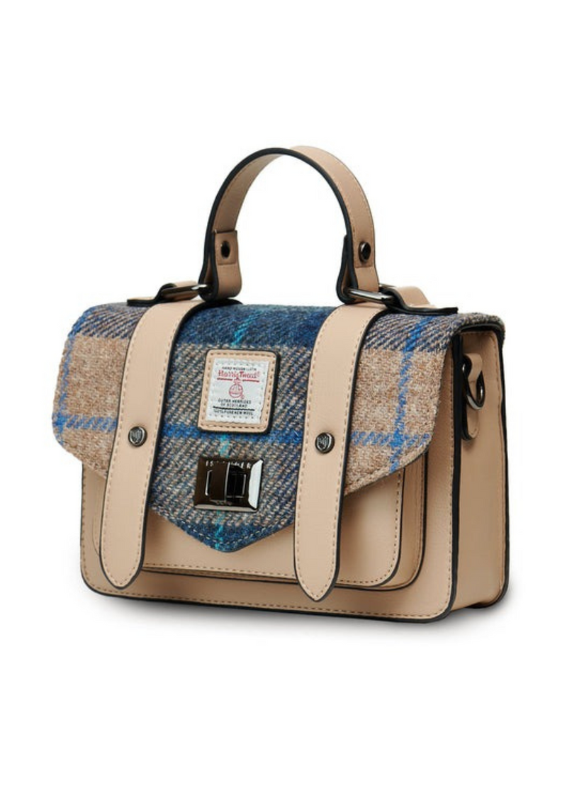 An image of the Islander The Medium Satchel